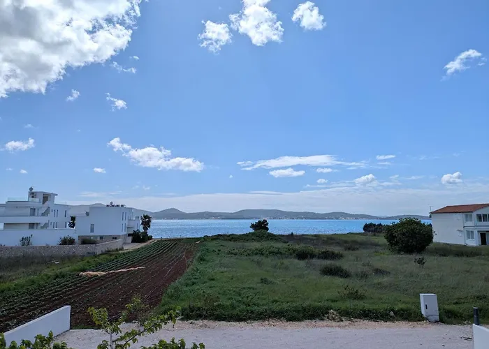 Seaside Serenity 